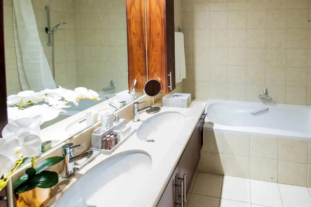 First Class 2Br With Full Burj Khalifa And Fountain View Dubai Apartment